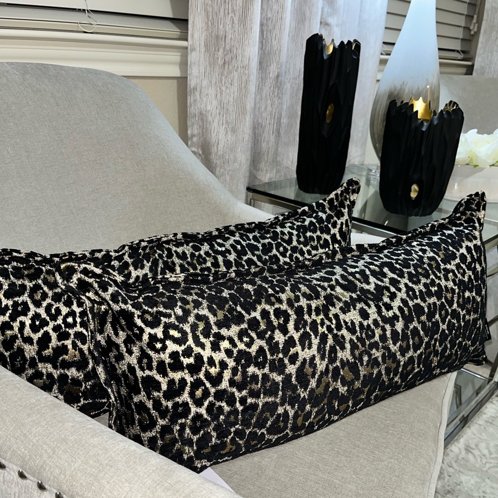 2-NWT CALDEIRA LEOPARD DESIGN
DECORATIVE PILLOWS (Price is for 2 pillows)